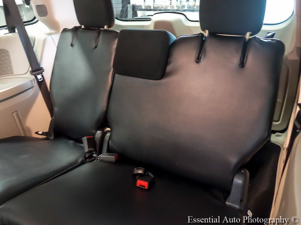 Used 2017 Dodge Grand Caravan SE FWD image 12