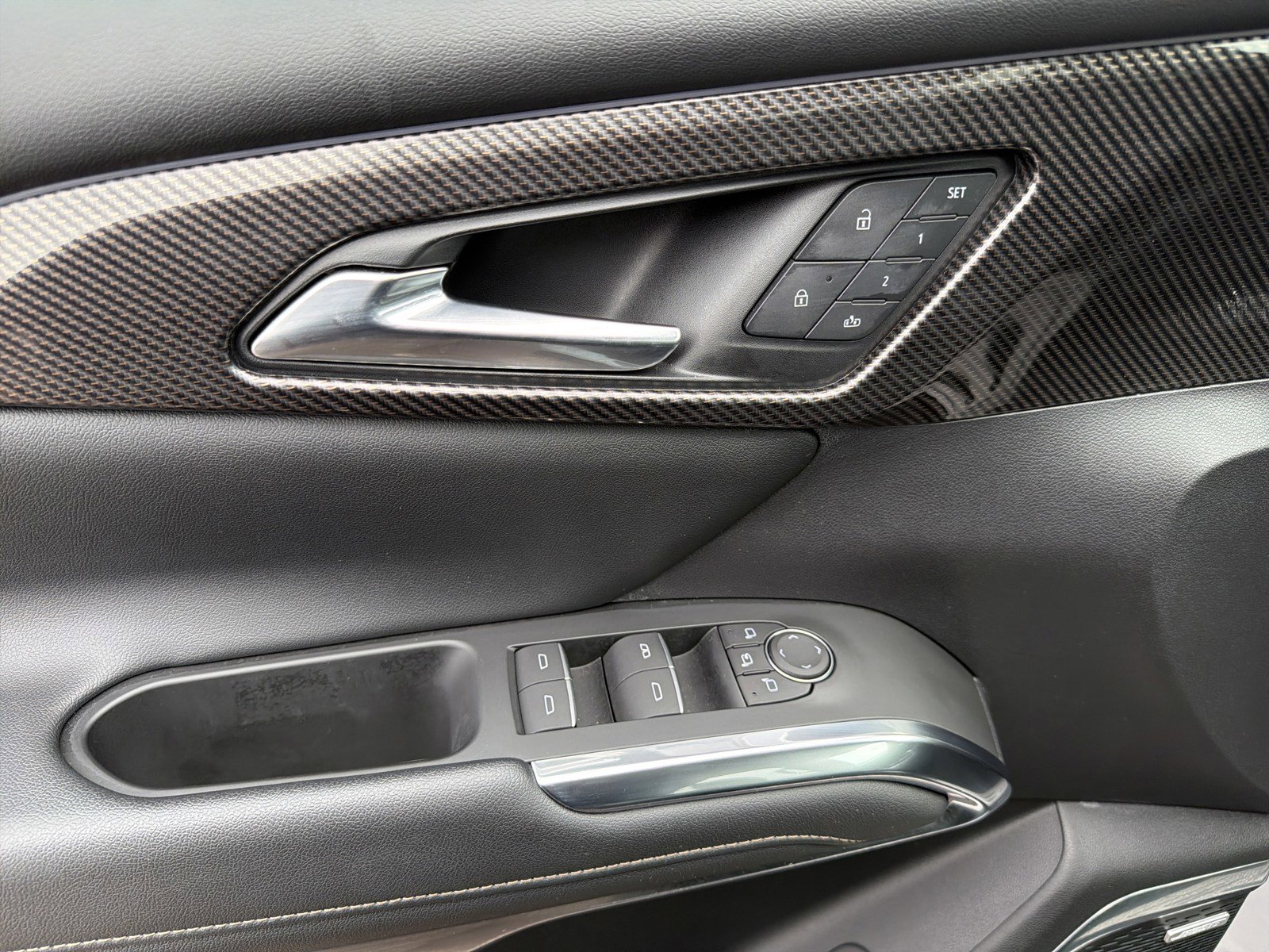 Used 2025 Chevrolet Traverse High Country image 14