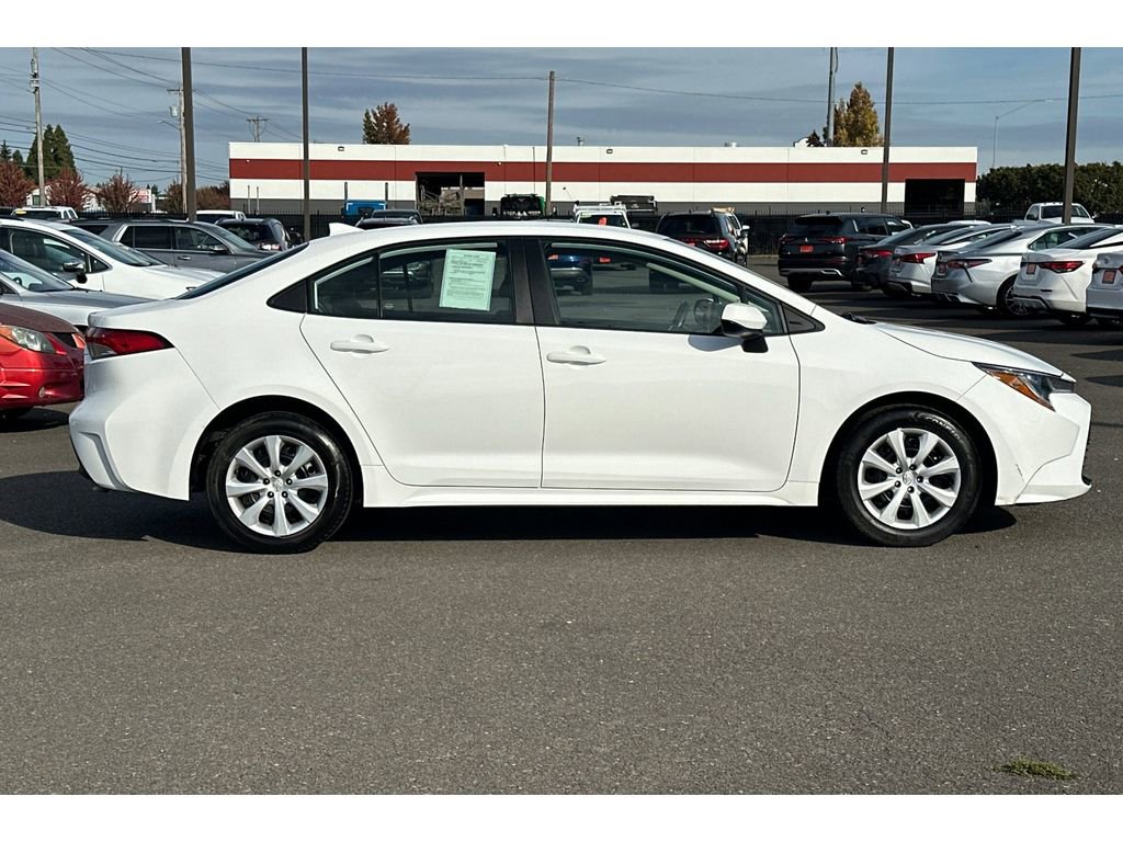 Used 2024 Toyota Corolla LE image 3