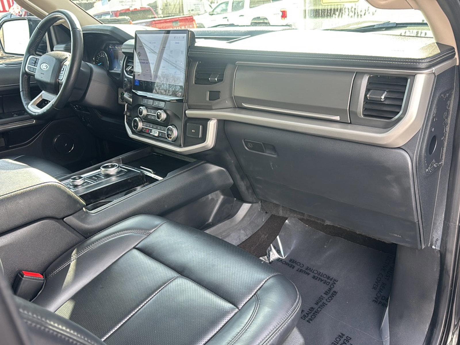 Used 2023 Ford Expedition XLT image 11