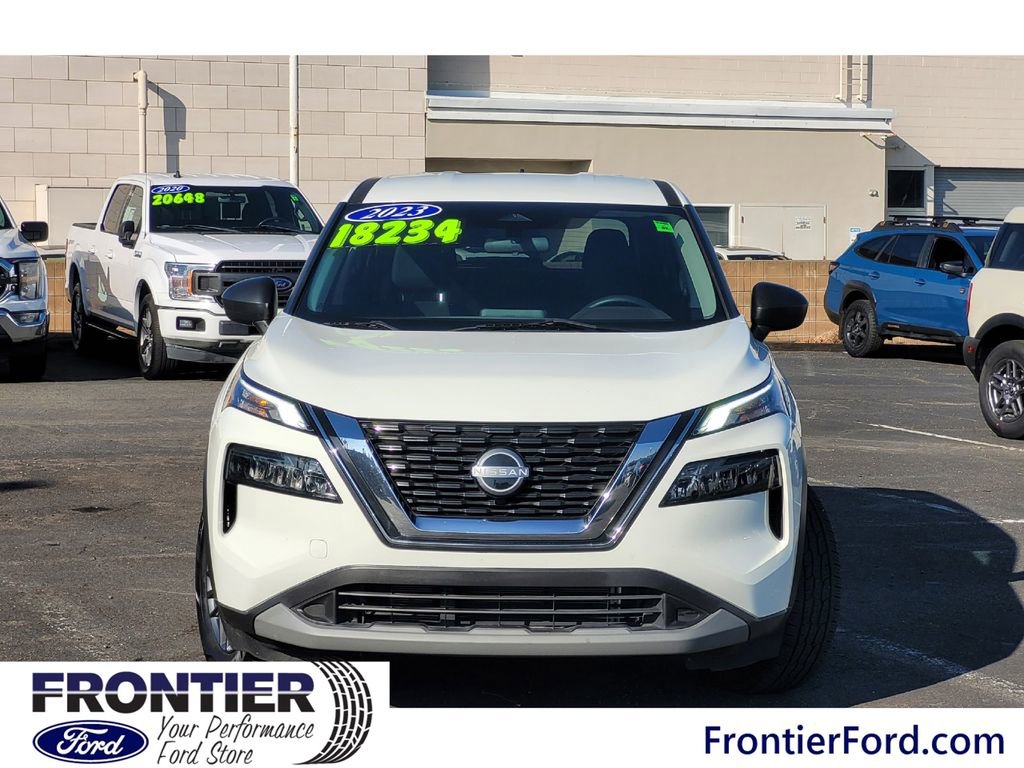 Used 2023 Nissan Rogue S image 3