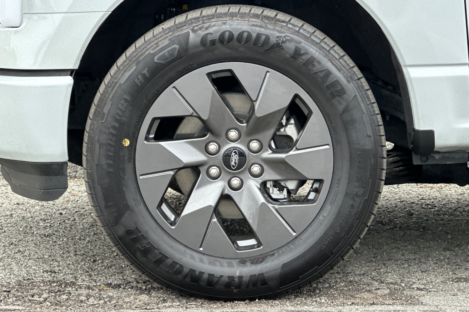 Used 2024 Ford F150 Lightning Flash AWD/4WD image 23