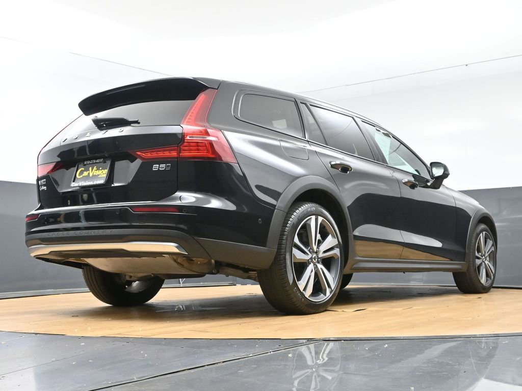 Used 2025 Volvo V60 B5 Cross Country Plus AWD/4WD image 54