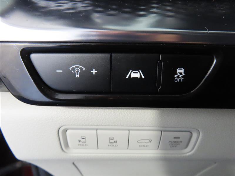 Used 2022 Kia Carnival SX Prestige image 18