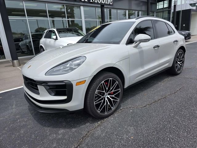 Used 2023 Porsche Macan S AWD/4WD image 2
