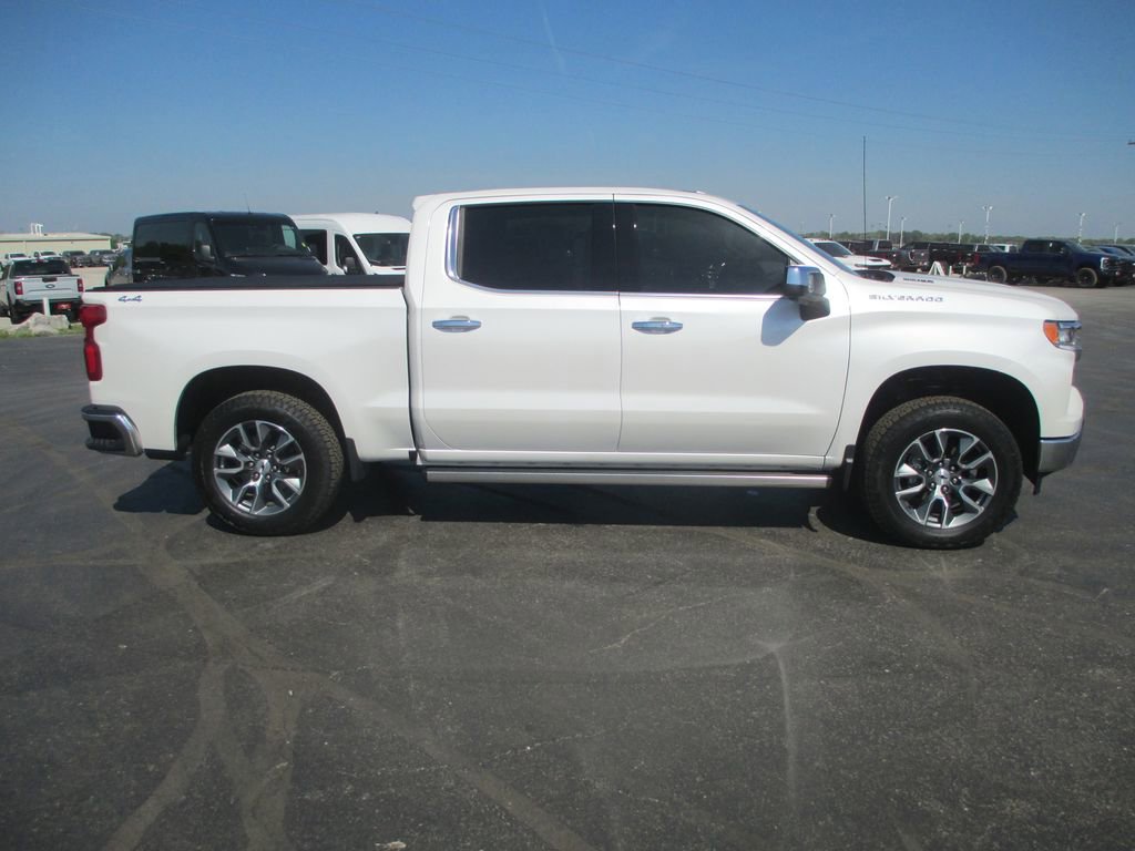 Used 2025 Chevrolet Silverado 1500 LTZ w/ LTZ Premium Package AWD/4WD image 4