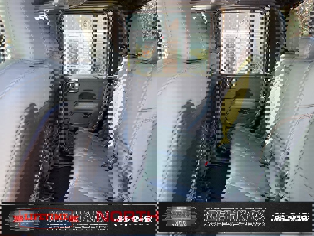 New 2025 Jeep Gladiator Mojave image 13