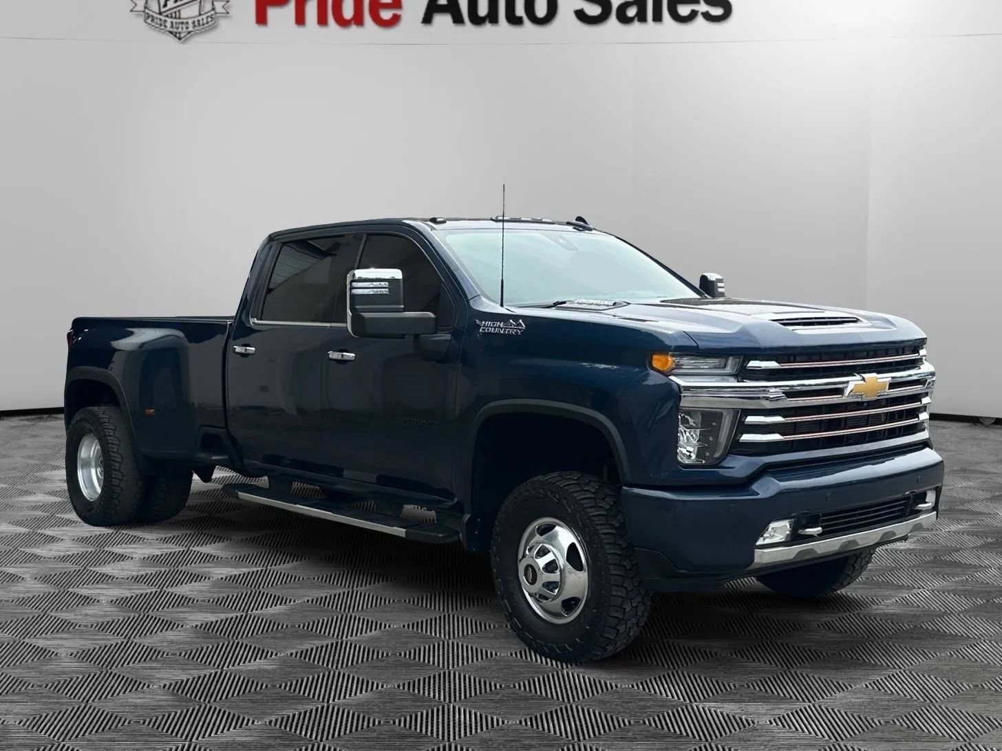 Used 2020 Chevrolet Silverado 3500 High Country w/ LPO, Hitch Package AWD/4WD image 3