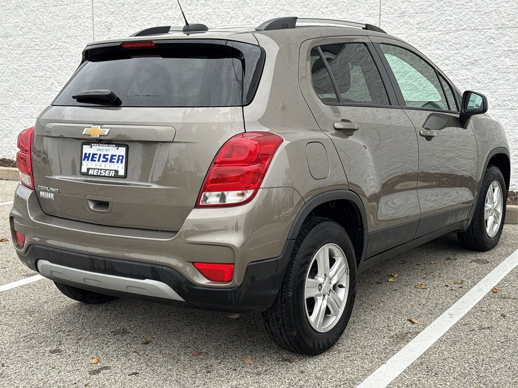 Used 2022 Chevrolet Trax LT w/ LT Convenience Package image 13