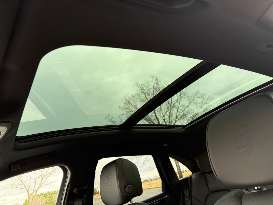 Certified 2026 Porsche Macan image 19