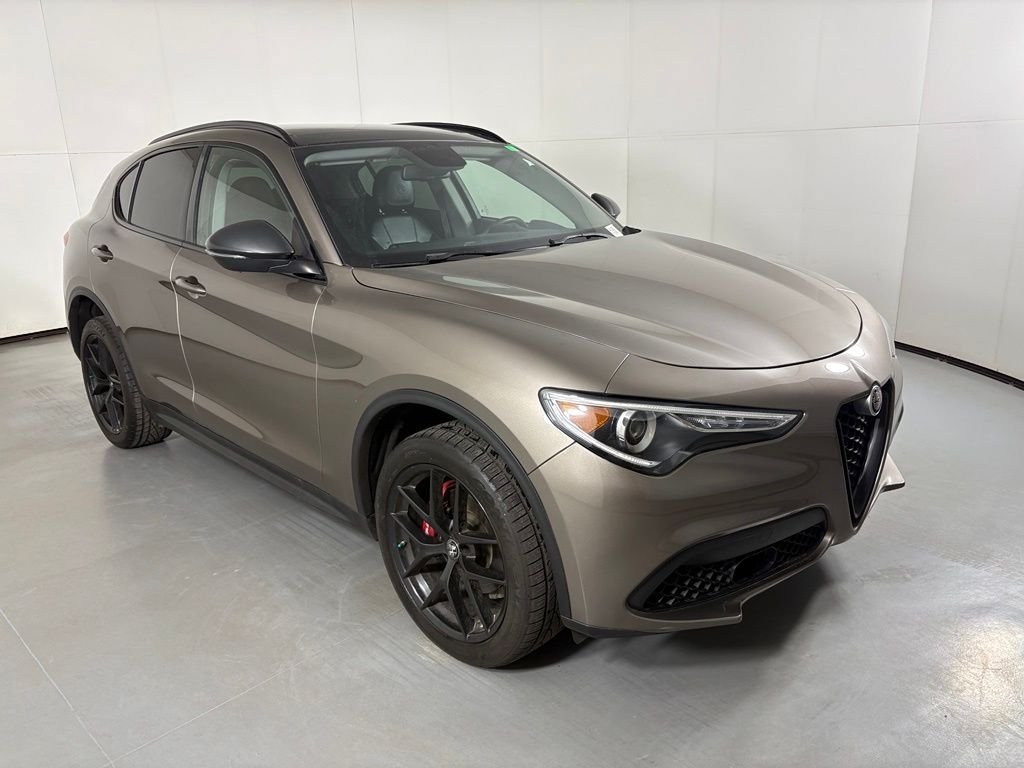 Used 2019 Alfa Romeo Stelvio w/ Nero Edizione RWD image 2