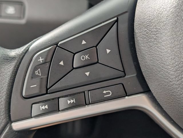 Used 2025 Nissan Altima 2.5 SV FWD image 15