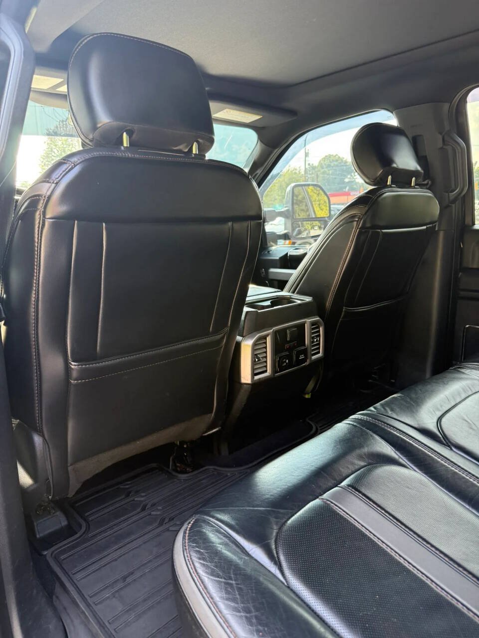 Used 2021 Ford F450 Platinum w/ FX4 Off-Road Package AWD/4WD image 18