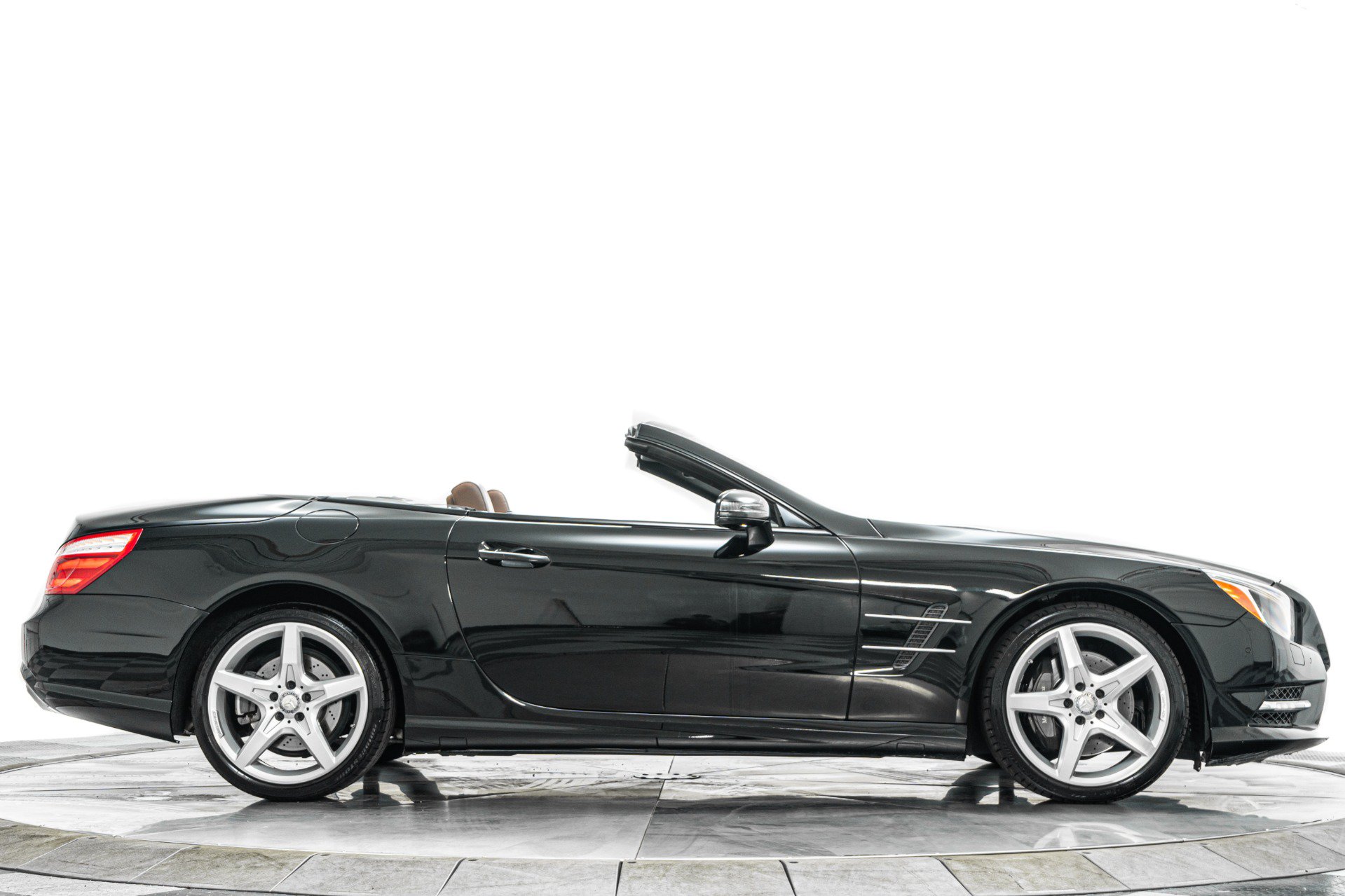 Used 2016 Mercedes-Benz SL 550 image 47
