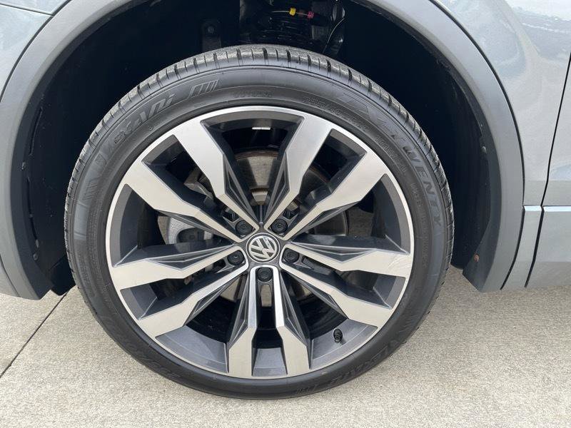 Used 2021 Volkswagen Tiguan SEL Premium R-Line image 17