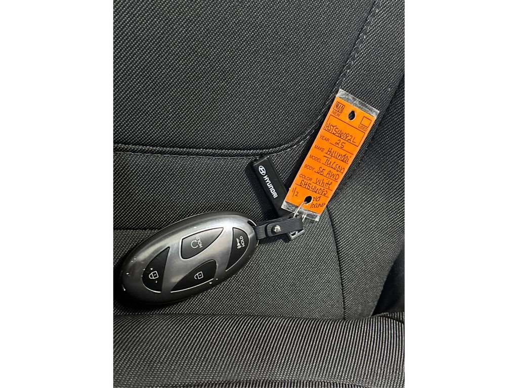 Certified 2025 Hyundai Tucson SE image 35
