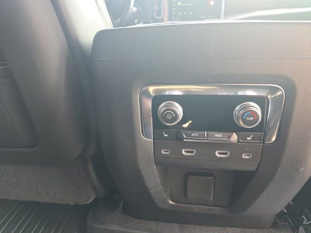 Used 2023 GMC Yukon Denali Ultimate image 20