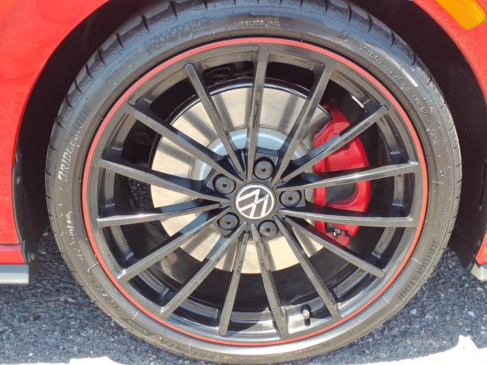 Used 2023 Volkswagen GTI 40th Anniversary Edition FWD image 9