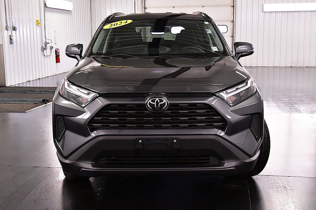 Used 2024 Toyota RAV4 XLE image 2