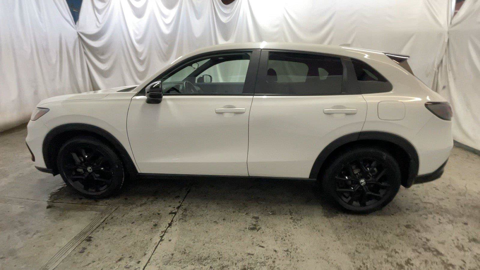 Certified 2025 Honda HR-V Sport image 13