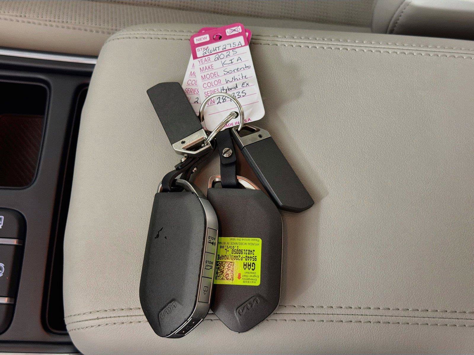 Used 2025 Kia Sorento EX AWD/4WD image 4
