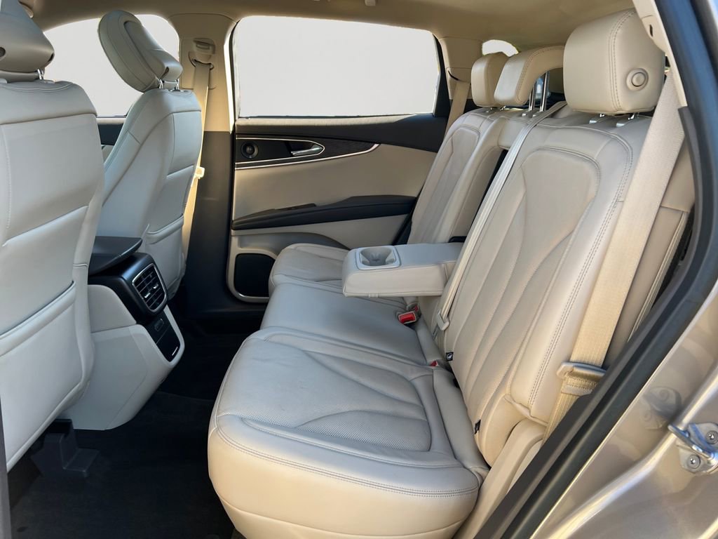 Used 2020 Lincoln Nautilus Reserve image 10