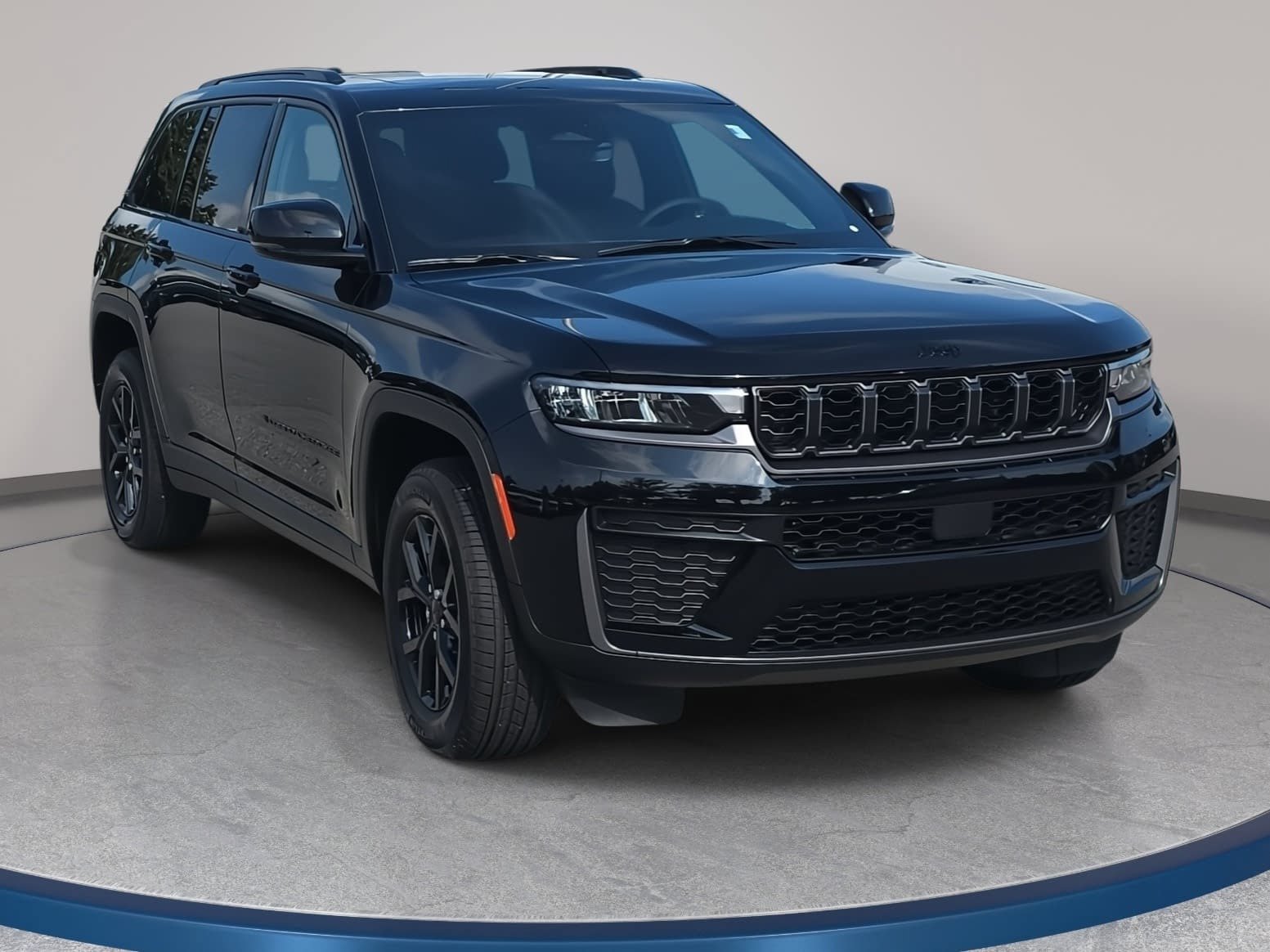 Used 2026 Jeep Grand Cherokee Altitude AWD/4WD image 3