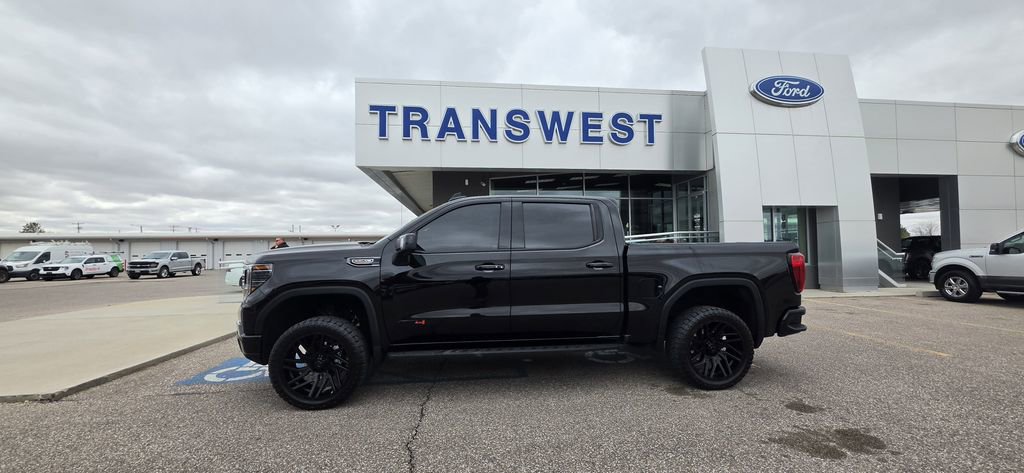 Used 2024 GMC Sierra 1500 AT4 w/ Technology Package AWD/4WD image 3