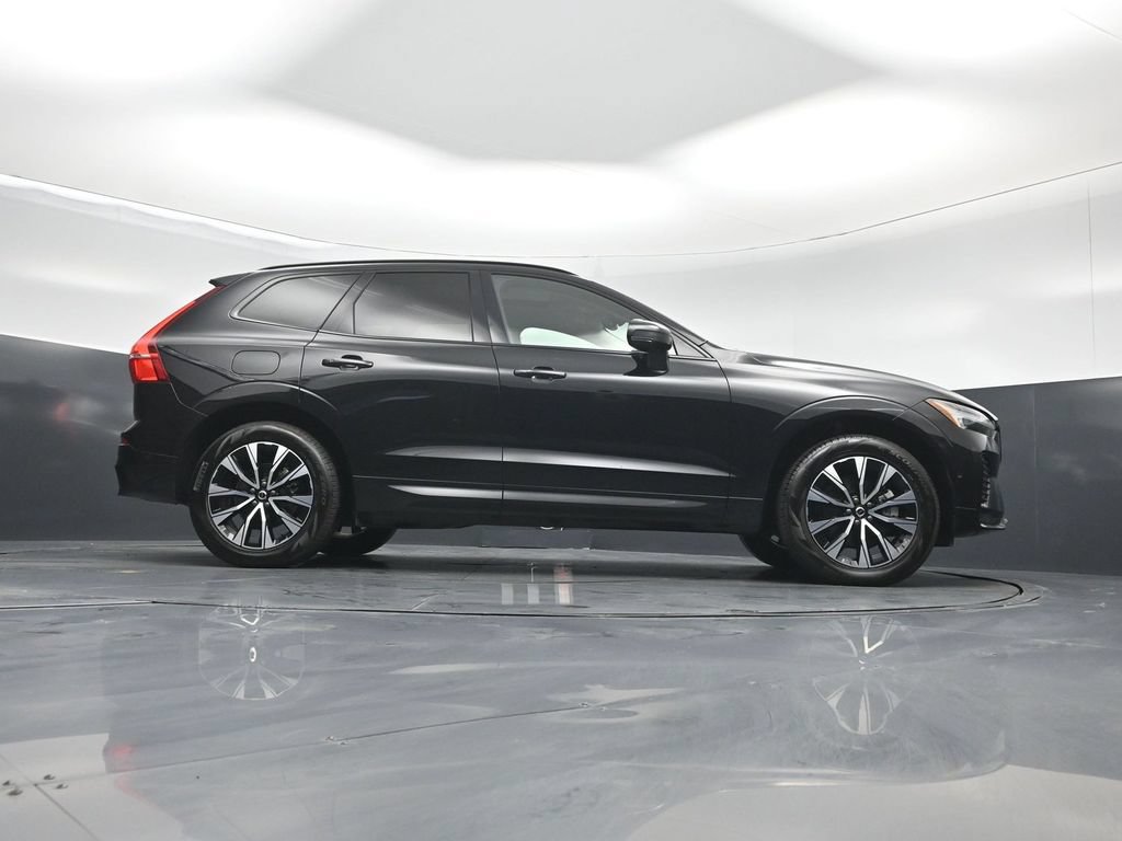 Used 2025 Volvo XC60 B5 Plus AWD/4WD image 47