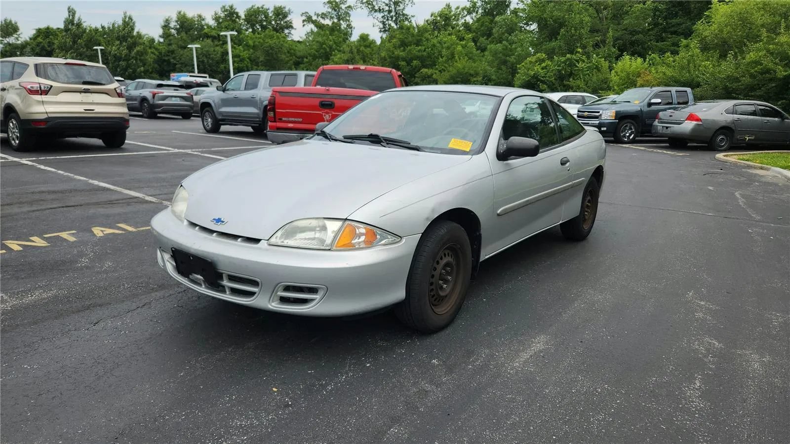 Used 2001 Chevrolet Cavalier Coupe w/ Preferred Equipment Group 1 FWD image 4