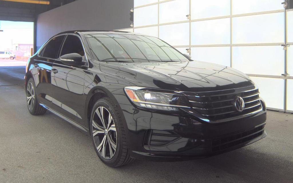 Used 2022 Volkswagen Passat 2.0T SE image 2