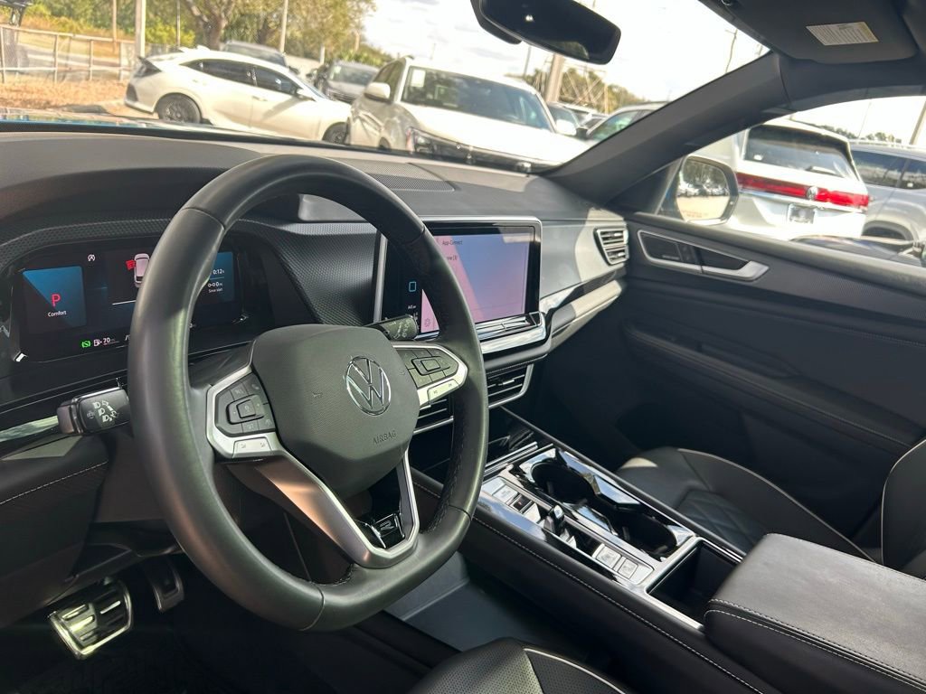 Used 2025 Volkswagen Atlas Cross Sport SEL Premium R-Line image 11