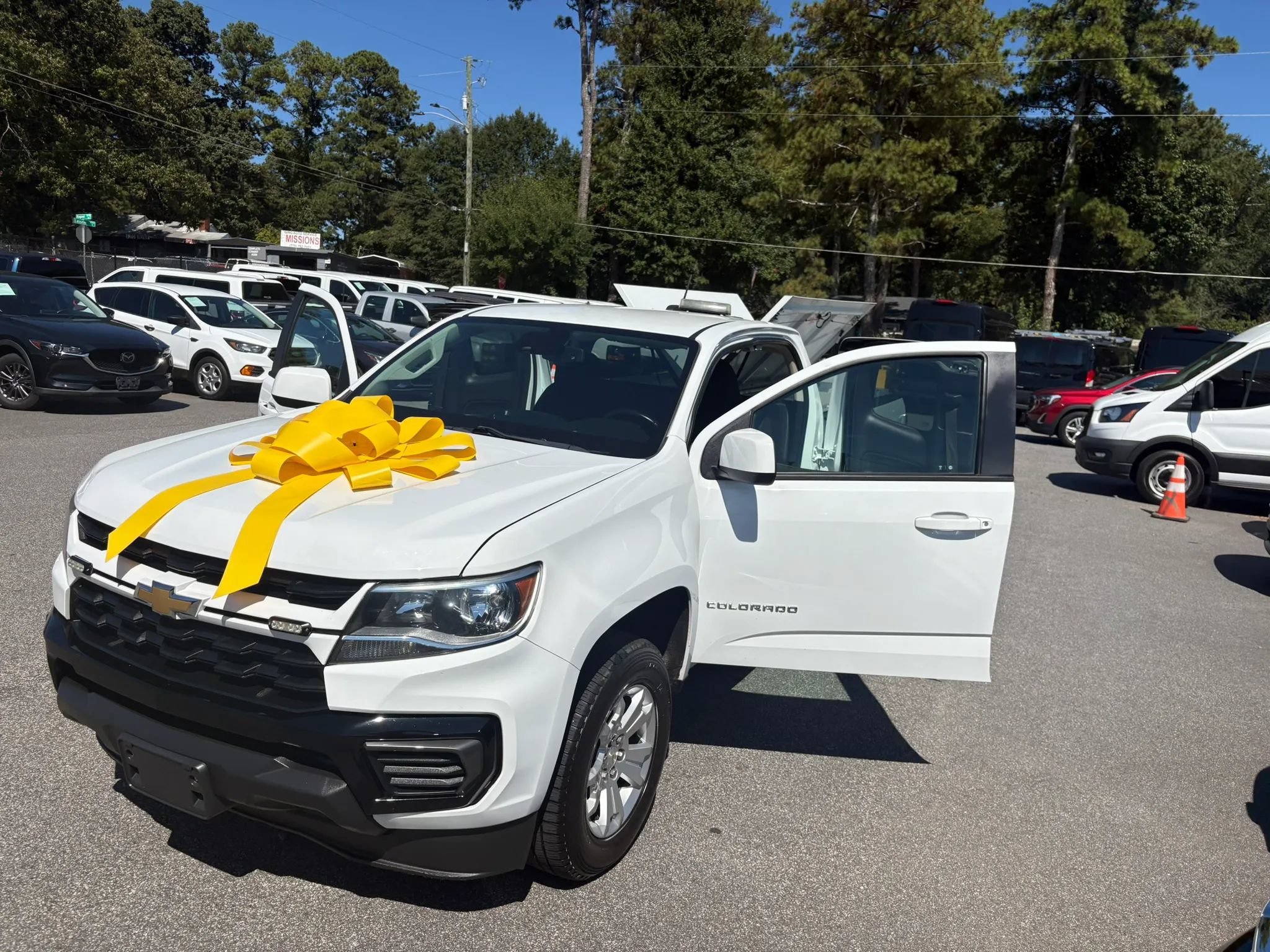 Used 2021 Chevrolet Colorado LT w/ Fleet Safety Package RWD image 34