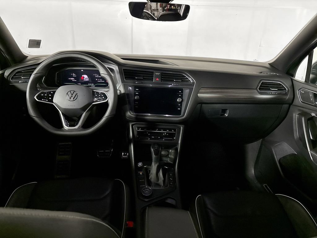 Certified 2022 Volkswagen Tiguan SEL R-Line image 12