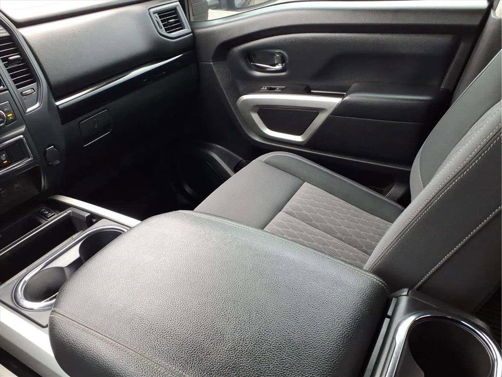 Used 2024 Nissan Titan SV w/ SV Convenience Package image 12