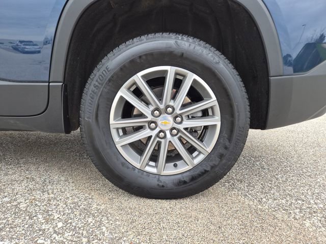 Used 2023 Chevrolet Traverse LT FWD image 9