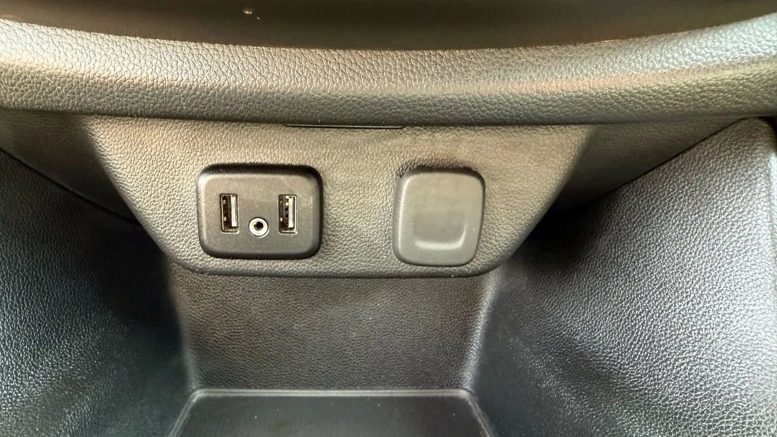 Used 2020 Chevrolet Traverse LS image 24