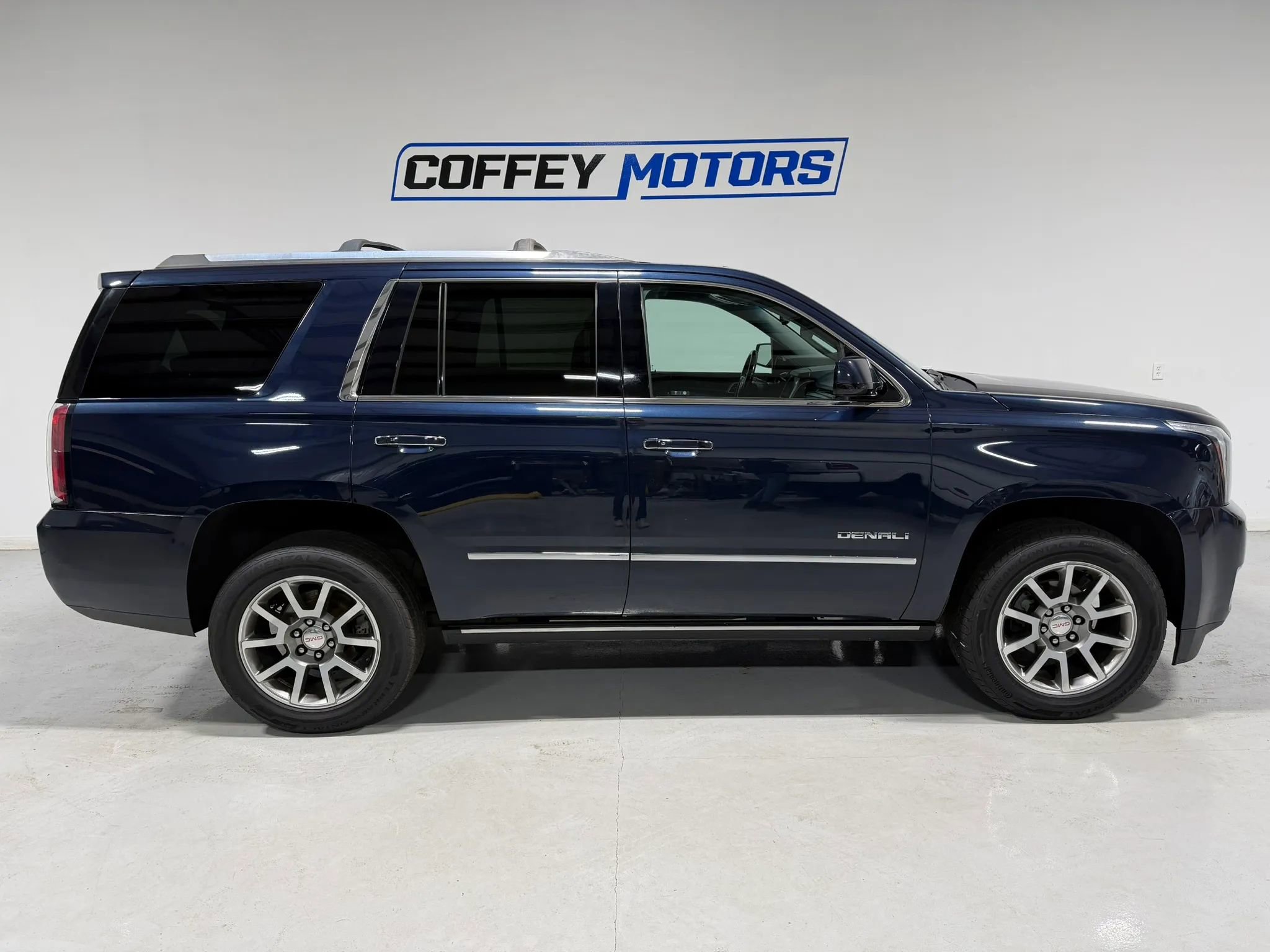 Used 2019 GMC Yukon Denali image 7
