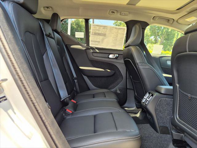New 2026 Volvo XC40 B5 Ultra w/ Protection Package Premier AWD/4WD image 13