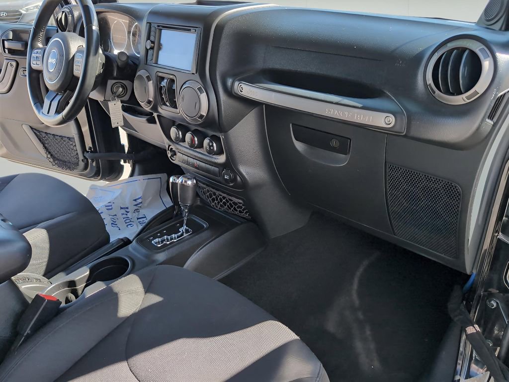 Used 2014 Jeep Wrangler Unlimited Sport w/ Quick Order Package 24S AWD/4WD image 28