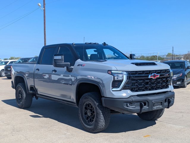 Used 2025 Chevrolet Silverado 2500 ZR2 w/ ZR2 Bison Edition image 3