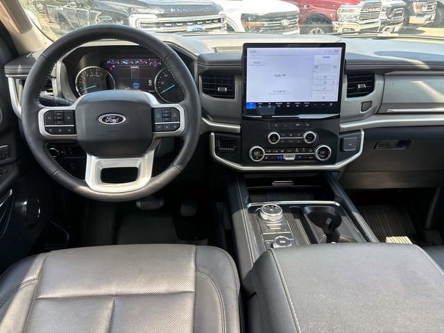 Used 2024 Ford Expedition XLT AWD/4WD image 14