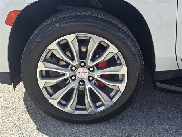 Used 2022 GMC Yukon XL Denali image 9