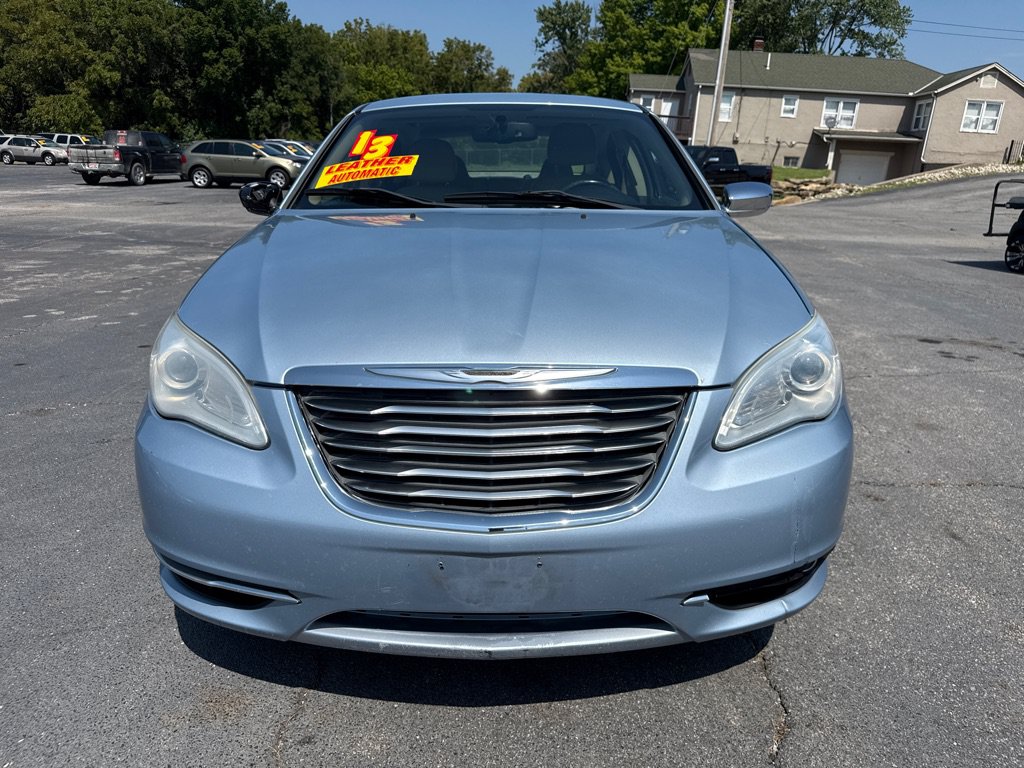 Used 2013 Chrysler 200 Limited FWD image 3