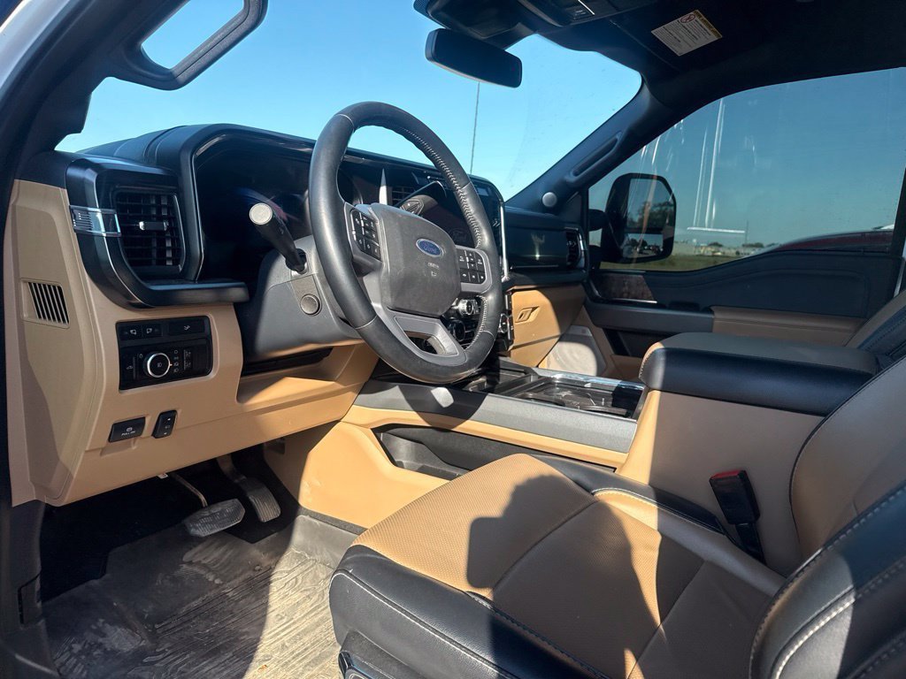 Used 2024 Ford F350 Lariat w/ Lariat Ultimate Package AWD/4WD image 8