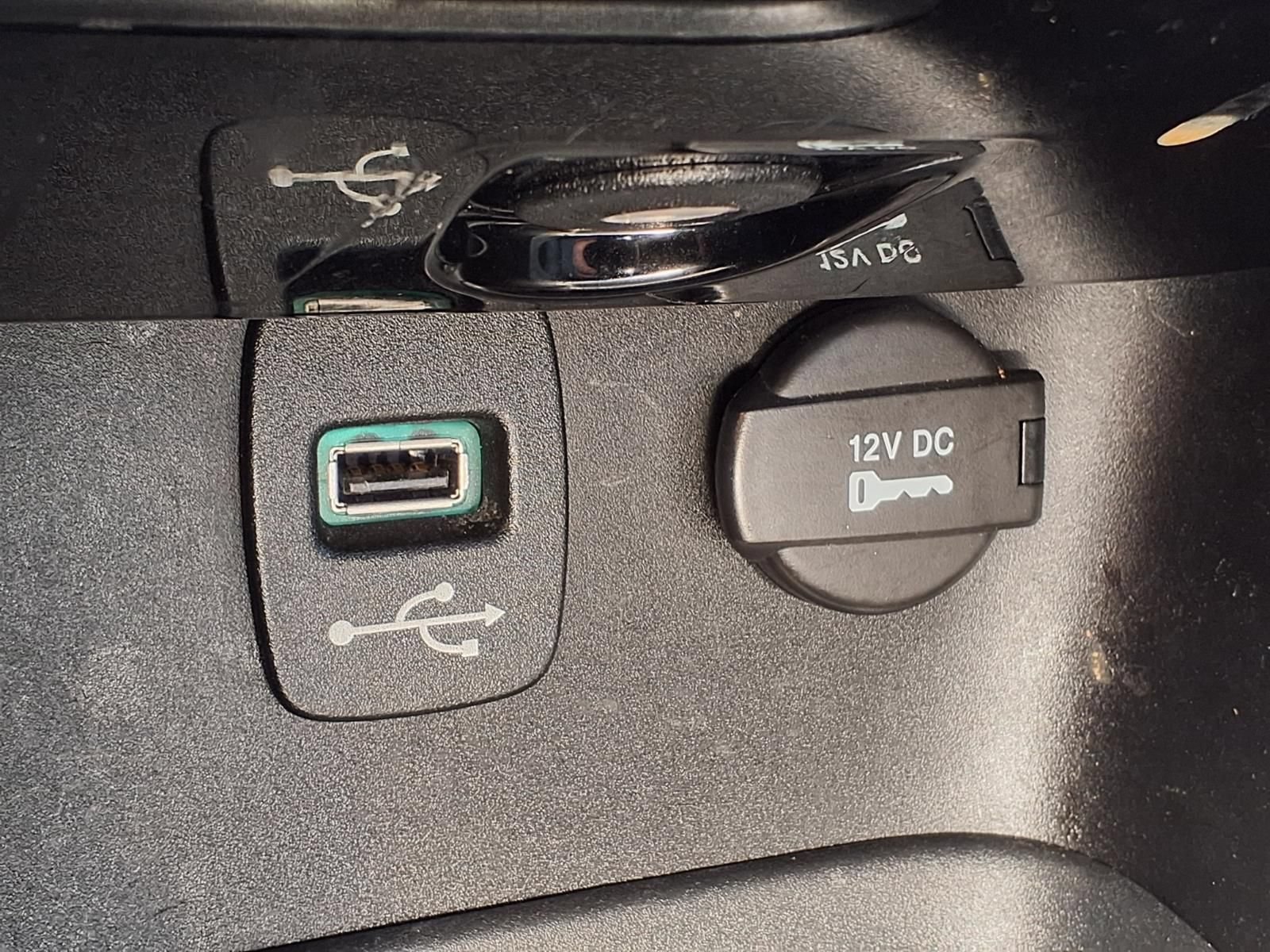 Used 2011 Chrysler 200 Limited FWD image 25