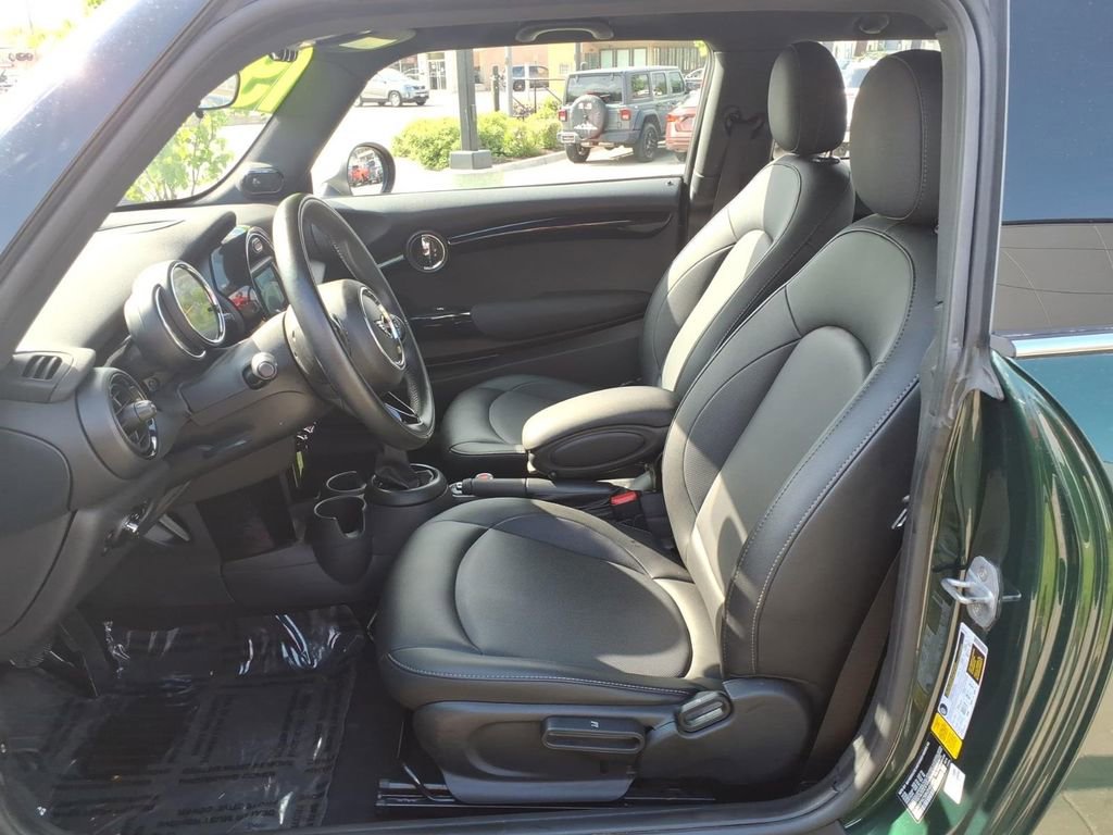 Used 2019 MINI Cooper 2-Door Hardtop w/ Signature Upholstery Package FWD image 27