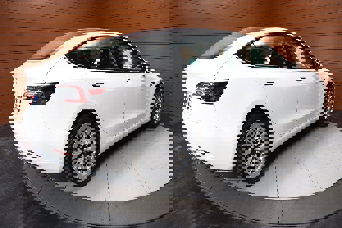 Used 2023 Tesla Model 3 Standard Range image 18