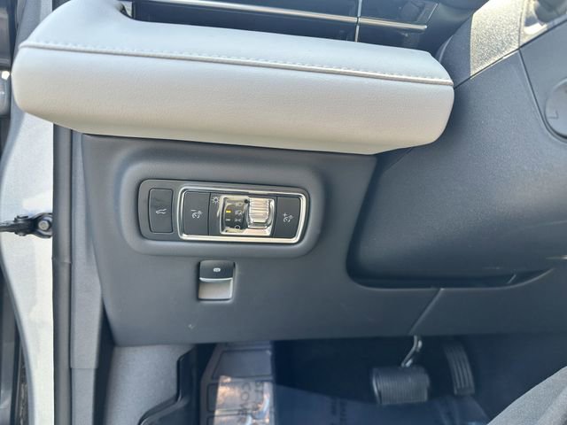 Used 2024 Lincoln Nautilus Premier w/ Equipment Group 102A image 29