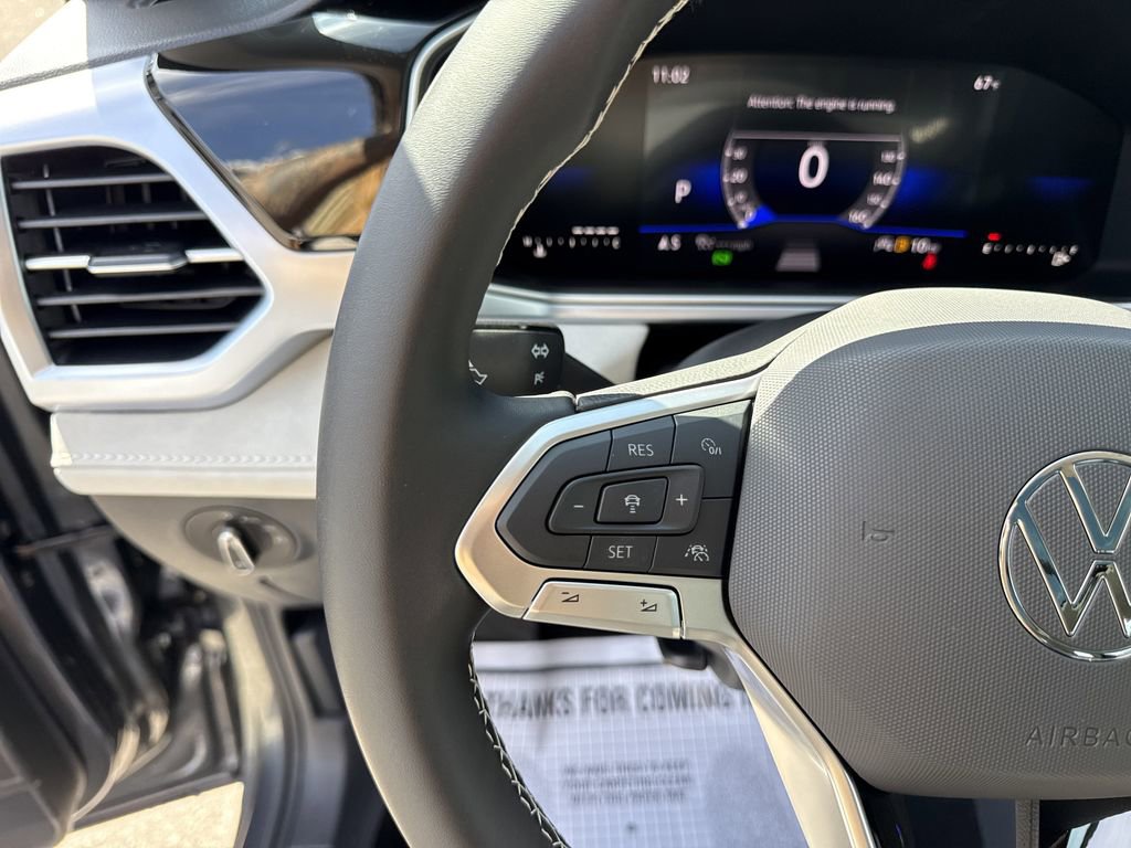 New 2025 Volkswagen Taos SE image 26